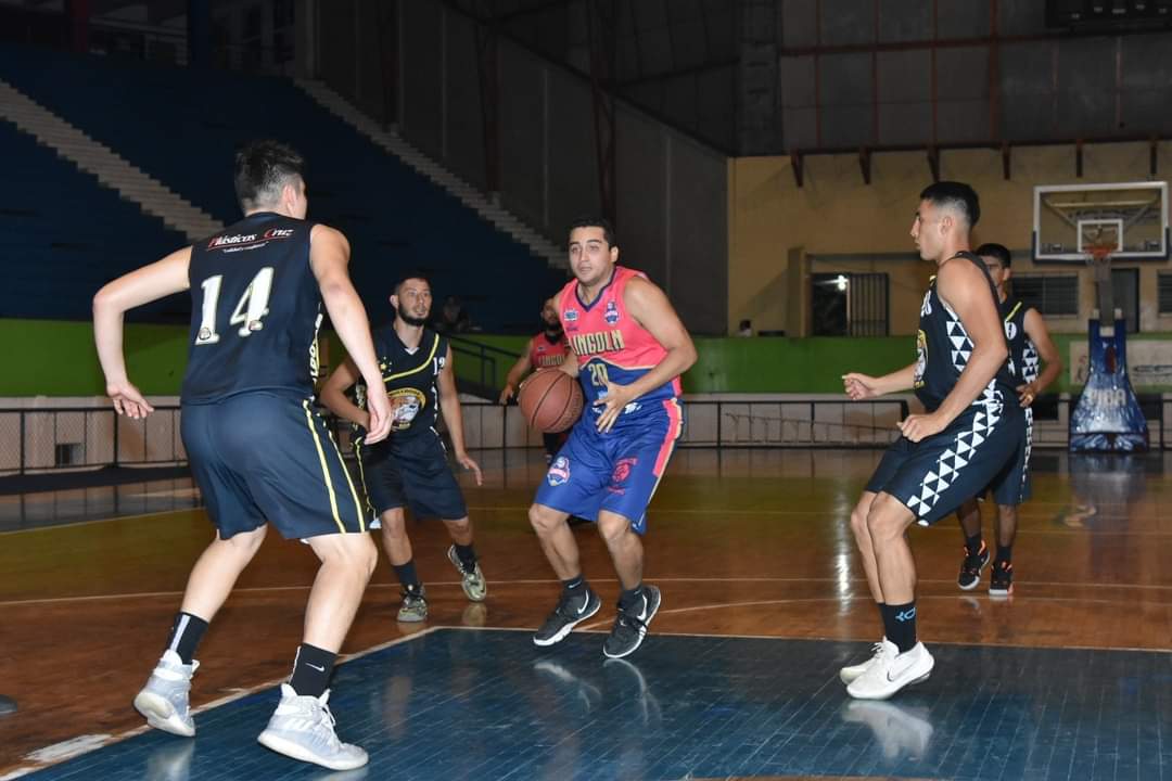 Fuerza, entrega y valentía todo en la cancha.
#Lincoln más que un equipo.
#BKB