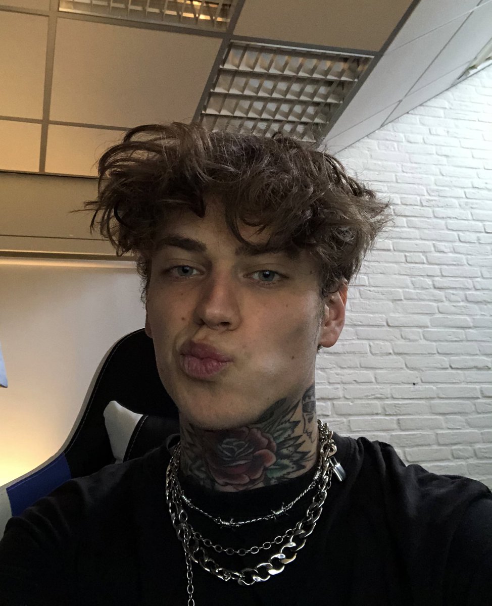 aaron tweet media