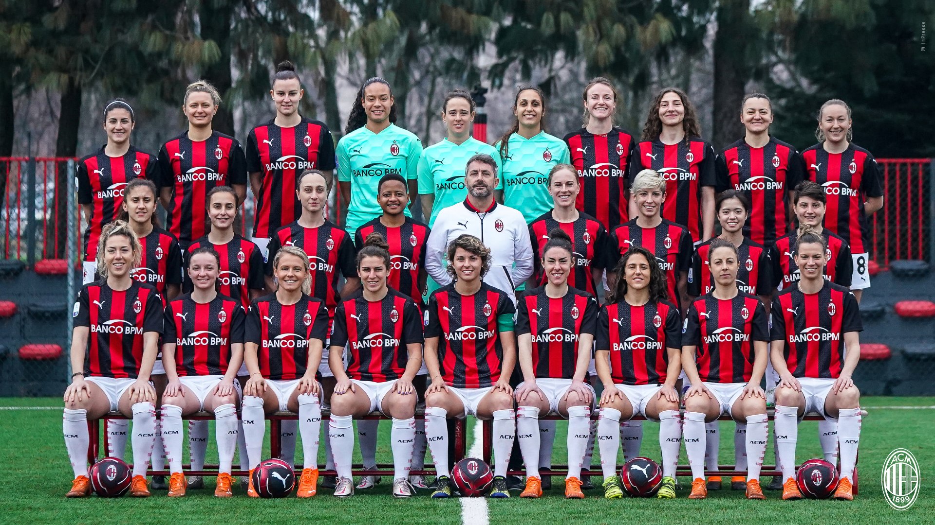 Trives Bøje Rough sleep AC Milan on Twitter: "📸 Season 2020/21 Women's First Team Picture 📸  Proudly Rossonere ❤️🖤 #FollowTheRossonere #SempreMilan  https://t.co/mY0Hi93FTi" / Twitter