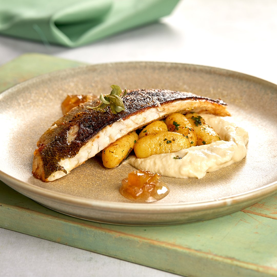 💝 SEASONAL RECIPE 💝 For the love of seabass, check out this new dish by Chef Steve Griffiths. A delicious combination that wins every time! Want to give it a go? hubs.ly/H0FwtFz0 #HBIngredients #Ingredients #Fish #Gnocci #RecipeOfTheDay <a href="/stevechefton06/">DevChefSteveG</a> <a href="/SosaIngredients/">Sosa Ingredients</a>