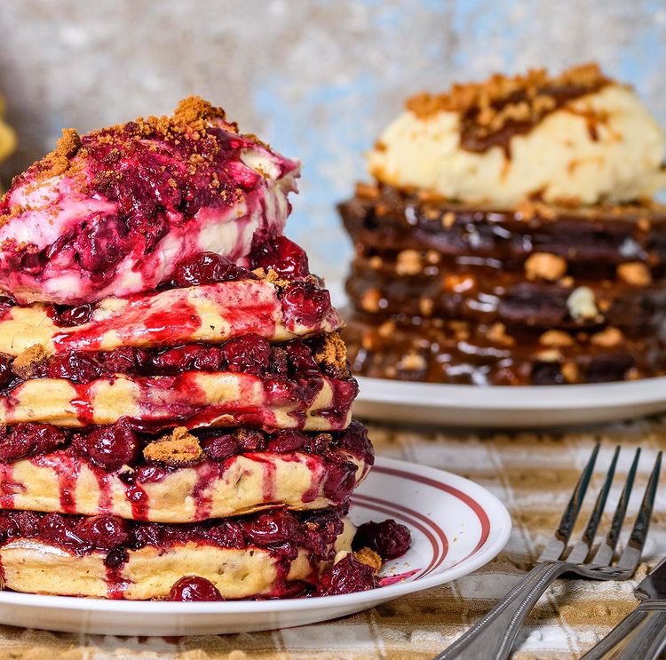 Happy #PancakeDay 🙌<a href="/TheBrekkyClub/">The Breakfast Club</a> at <a href="/BoxparkCroydon/">BOXPARK CROYDON</a> are all stacked up and ready to go 😋