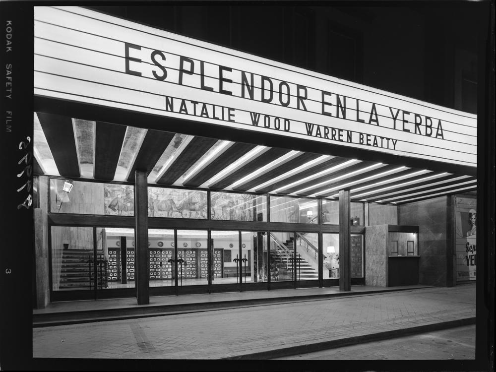 culturagob's tweet image. 🎥 Estos días hablamos mucho de cine con los #PremiosGoya. Hemos mirado atrás y en la Fototeca de @ipcepatrimonio hemos encontrado fotos en el Archivo Pando de los cines Alexandra, Princesa y Conde Duque de los años 50 y 60.🎞️ 

#Yovoyalcine
@CineICAA

catalogos.mecd.es/IPCE/cgi-ipce/…