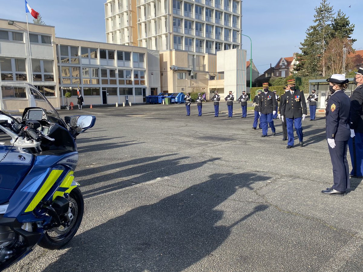 Gendarmerie_080's tweet photo. Chaque #16février, les gendarmes rendent #hommage à nos camarades décédés dans l’accomplissement du service.

Une cérémonie s’est tenue ce matin à #Amiens
En 2020, 8 gendarmes sont décédés en service

#VousProtéger #NotreEngagementVotreSécurité https://t.co/tUSUsd5OFU