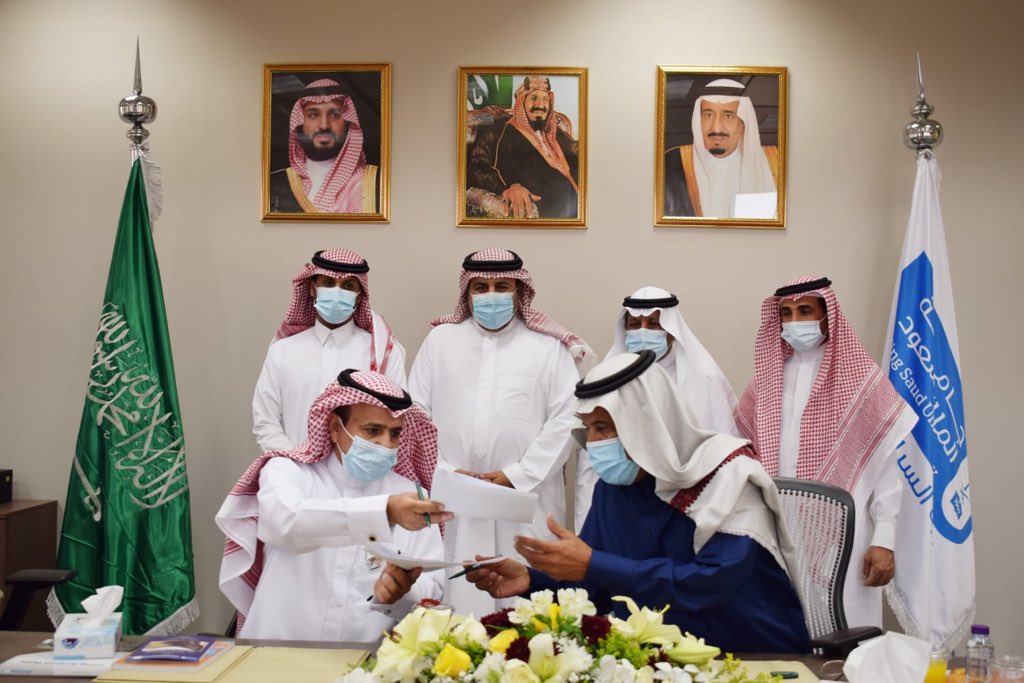 ksu_cta's tweet photo. بحضور سعادة عميد الكلية الدكتور عبدالله بن محمد المنيف احتضنت الكلية ظهر اليوم مراسم توقيع اتفاقية بين الجمعية السعودية للدراسات الأثرية ممثلة في رئيسها سعادة الدكتور محمد سلطان العتيبي، وبين جمعية الآثار والتاريخ بمنطقة نجران "جاتن" ومثلها رئيس مجلس إدارتها الأستاذ محمد آل هتيلة https://t.co/k2h0ewUynO