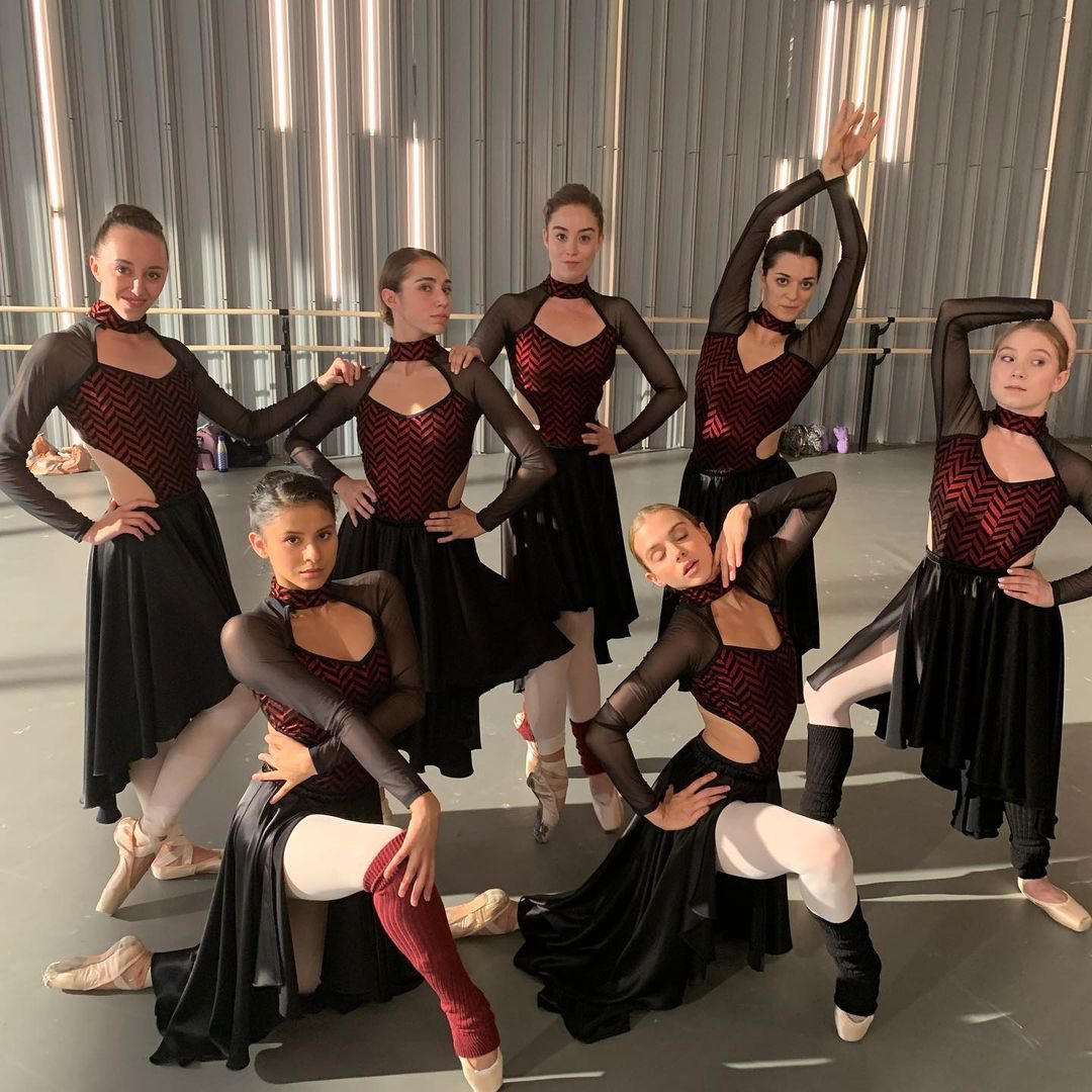 드라마 <사랑하는 작고 예쁜 것들> 다 좋은데 다음 시즌에 대해 넷플에서 컨펌해준게 없어서 아쉽다. 모두 댄서 출신이라서 대역 하나없이 직접...