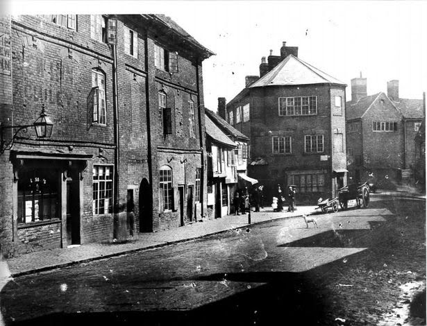 Gosford St taken by #WyattWingrave and has changed lots since this c1860 picture
#OldCoventry