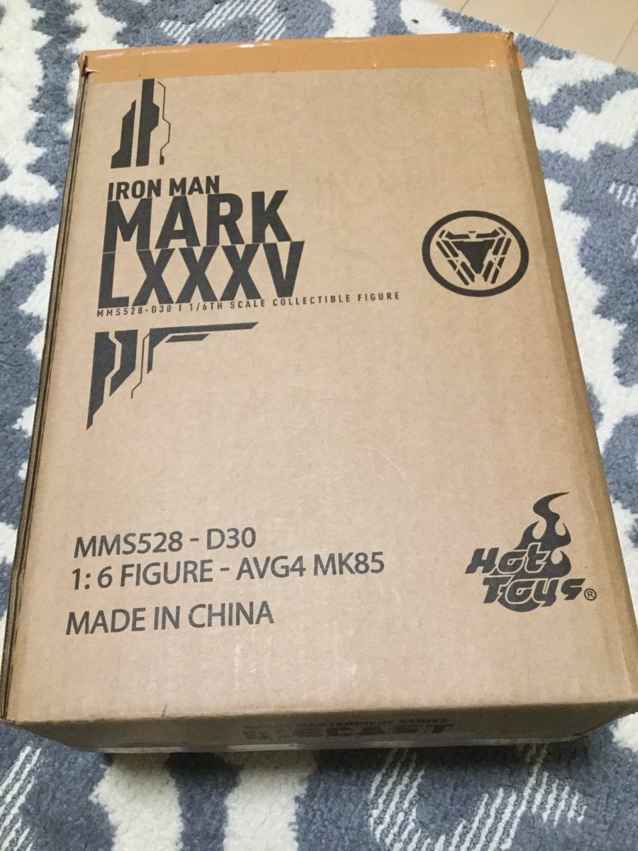 Tas 先日某フリマアプリでオモチャが売れたのでmk 85のダンボールに入れて発送したのですが 本日届いた某フリマアプリで買った商品のダンボールがこれで笑った