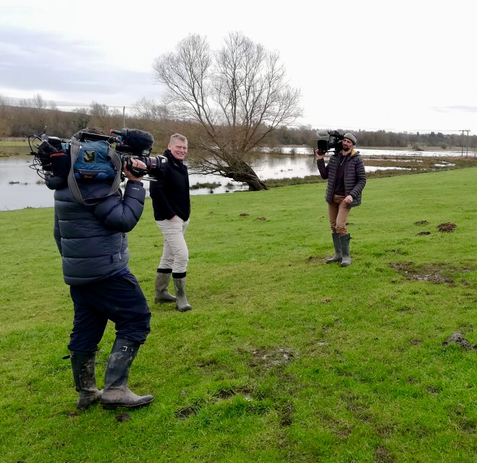 wildlifebcn's tweet image. See our exciting work with farmers in the #NeneValley this Sunday on @BBCCountryfile 
Reporter @tomheapmedia meets Helena Darragh @FftFproject  🚜💦💚💙

Sunday 21 Feb, BBC1, 7pm
bbc.co.uk/programmes/m00…

@WildlifeTrusts 
@mattydj82  
@nenescape 
@_NeneValley 
@NN_BestSurprise