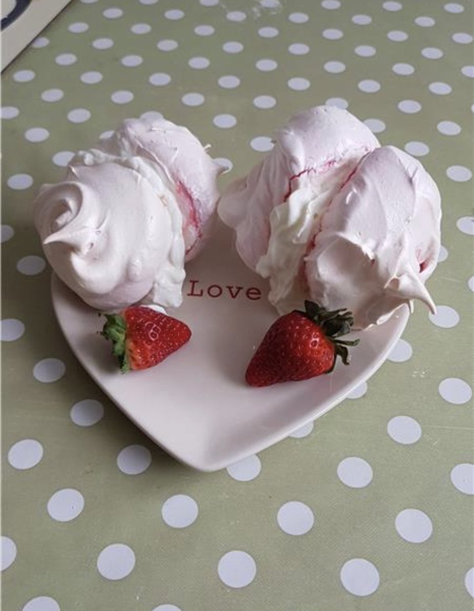 MonifiethHighHE's tweet photo. Some more amazing Valentines Challenge Entries! Keep the photos coming guys🤩📸
.
Well done to Cara, Samuel, Megan and Darcey! https://t.co/5qTYXi8NYP