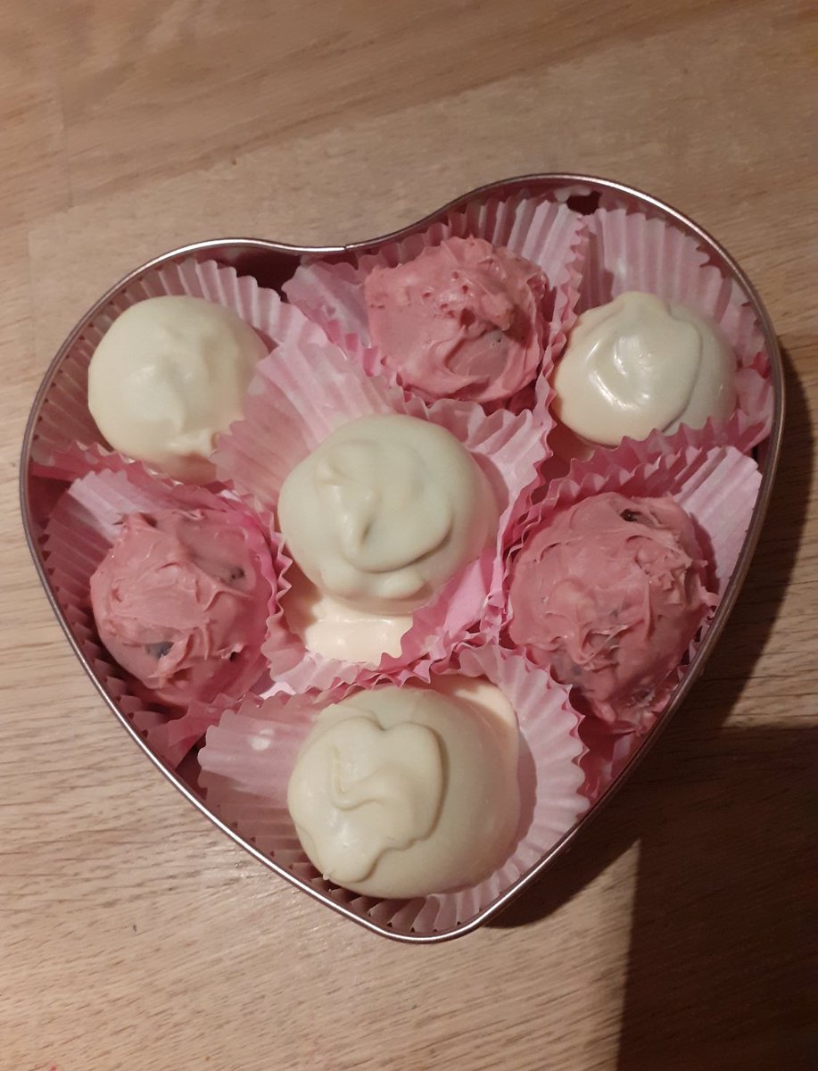 MonifiethHighHE's tweet photo. Some more amazing Valentines Challenge Entries! Keep the photos coming guys🤩📸
.
Well done to Cara, Samuel, Megan and Darcey! https://t.co/5qTYXi8NYP