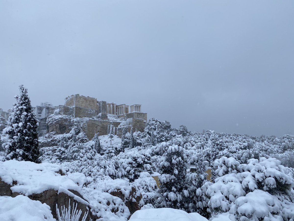 NorwInst's tweet photo. ❄️☃️🌨🇬🇷🇳🇴#athenssnow #classicsnow #norwinst https://t.co/hCbkcHR1Yk