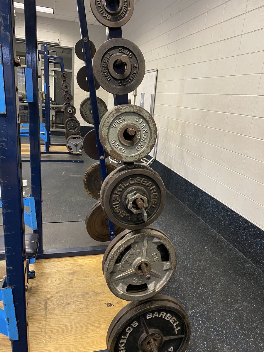 Coach_Pfiester's tweet photo. Had to get our guys right for day 1! Details matter!! Ready to begin the journey with #Team24 and @LongCoFootball #TideFAST๐ #Play11 https://t.co/fIoO6Iyg51