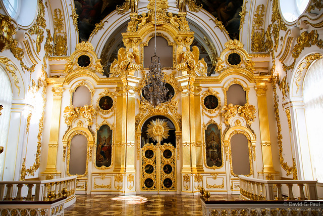 I later found out that one of the buildings I'd passed was the State Hermitage Museum, as we went to look around it after breakfast.It wasn't this cold utilitarian view of Russia we'd been taught, it was a glimpse at their Imperial past