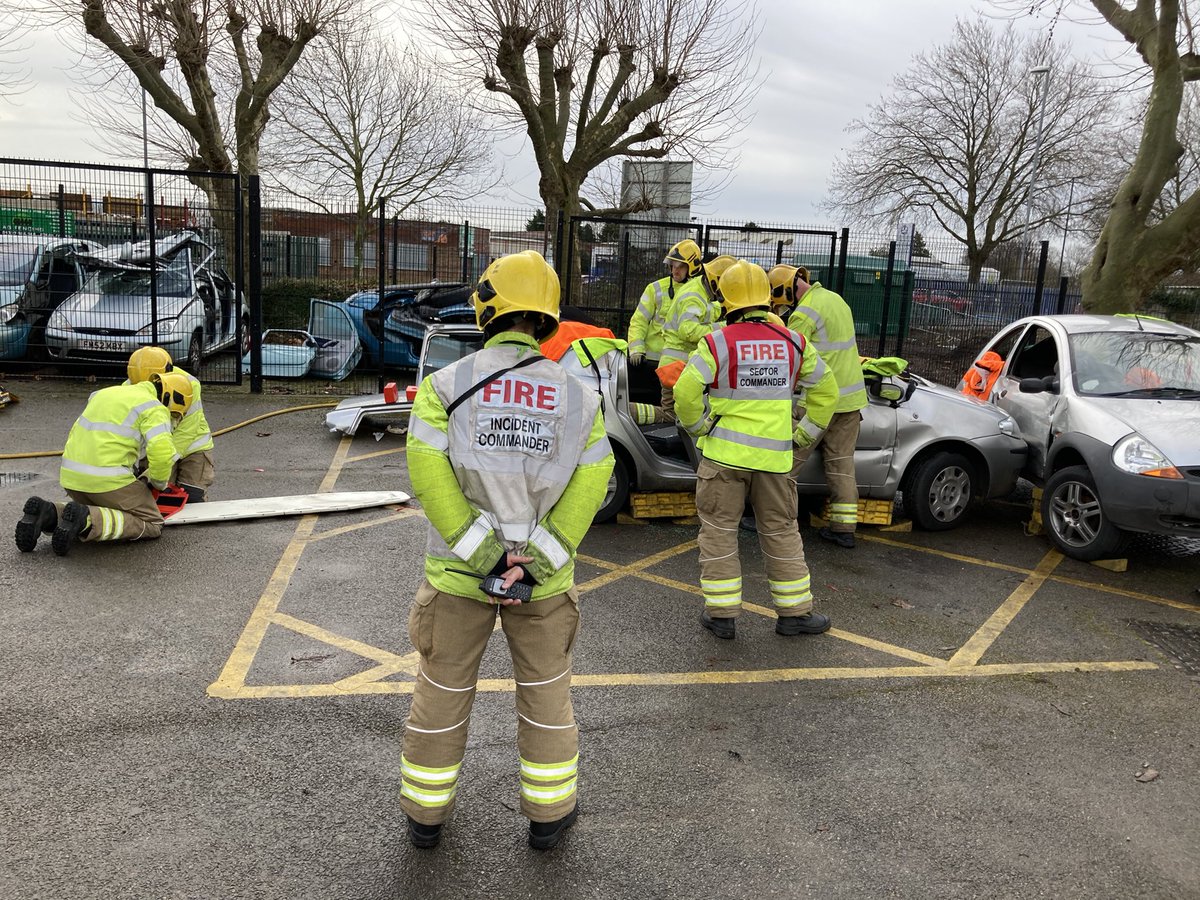 RTC training session today with trucks from AD and Nottingham Road. Putting a “soon to be” incident commander through his paces and using simultaneous working for 2 quick, smooth rescues. Reminder! :- check your tyres, check your screen wash, #DriveToArrive  thanks, Red Watch 😊