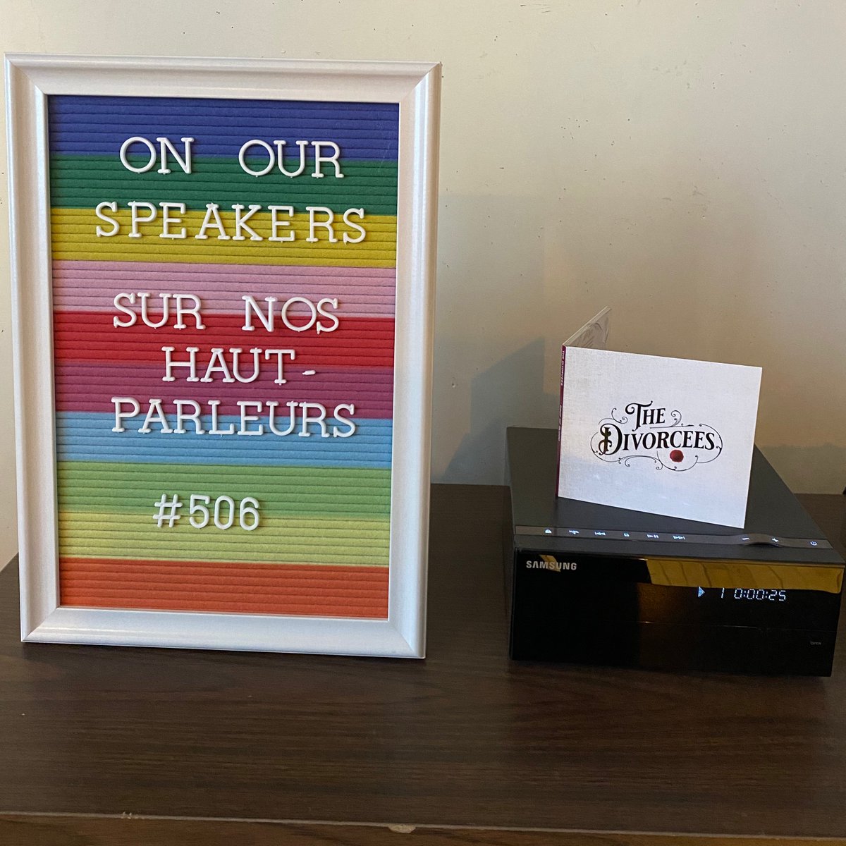 MusicMusiqueNB's tweet photo. On our speakers // Sur nos haut-parleurs
@thedivorcees
#newmusic #nouvellemusique #listenlocal https://t.co/o30AeHibml