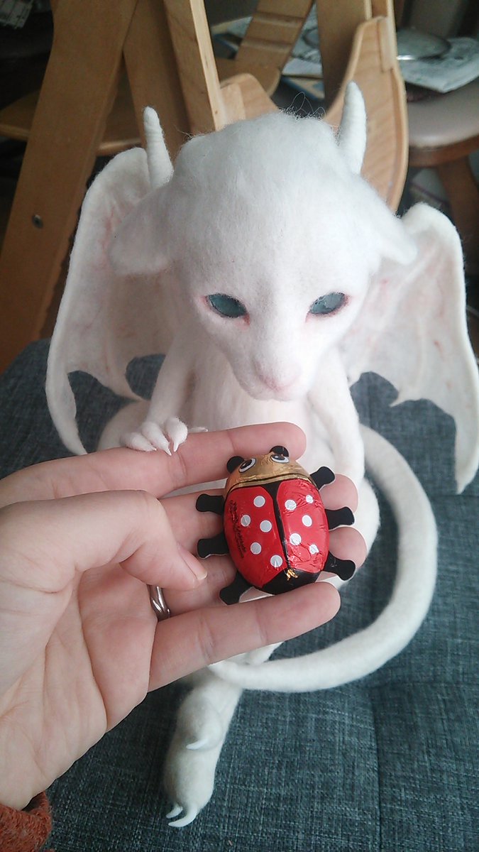 ひつじのはね もふしら８巻7 9発売 動物の癒しbotなんかよりぼくのアカウントをフォローするといいよ 見たことのない生き物を見られますよ 羊毛フェルト