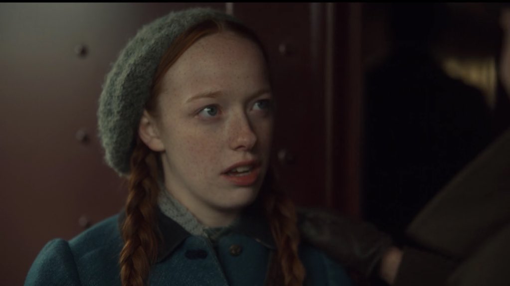 archerlene's tweet photo. okay I’m ready to expose myself like that
although I did notice Gilbert’s arm approaching Anne I’VE NEVER ACTUALLY NOTICED his hand on her shoulder??😭 and why, how, this is my beloved scene, how could I missed that part??😭

#renewannewithane https://t.co/C9RQPC5p27