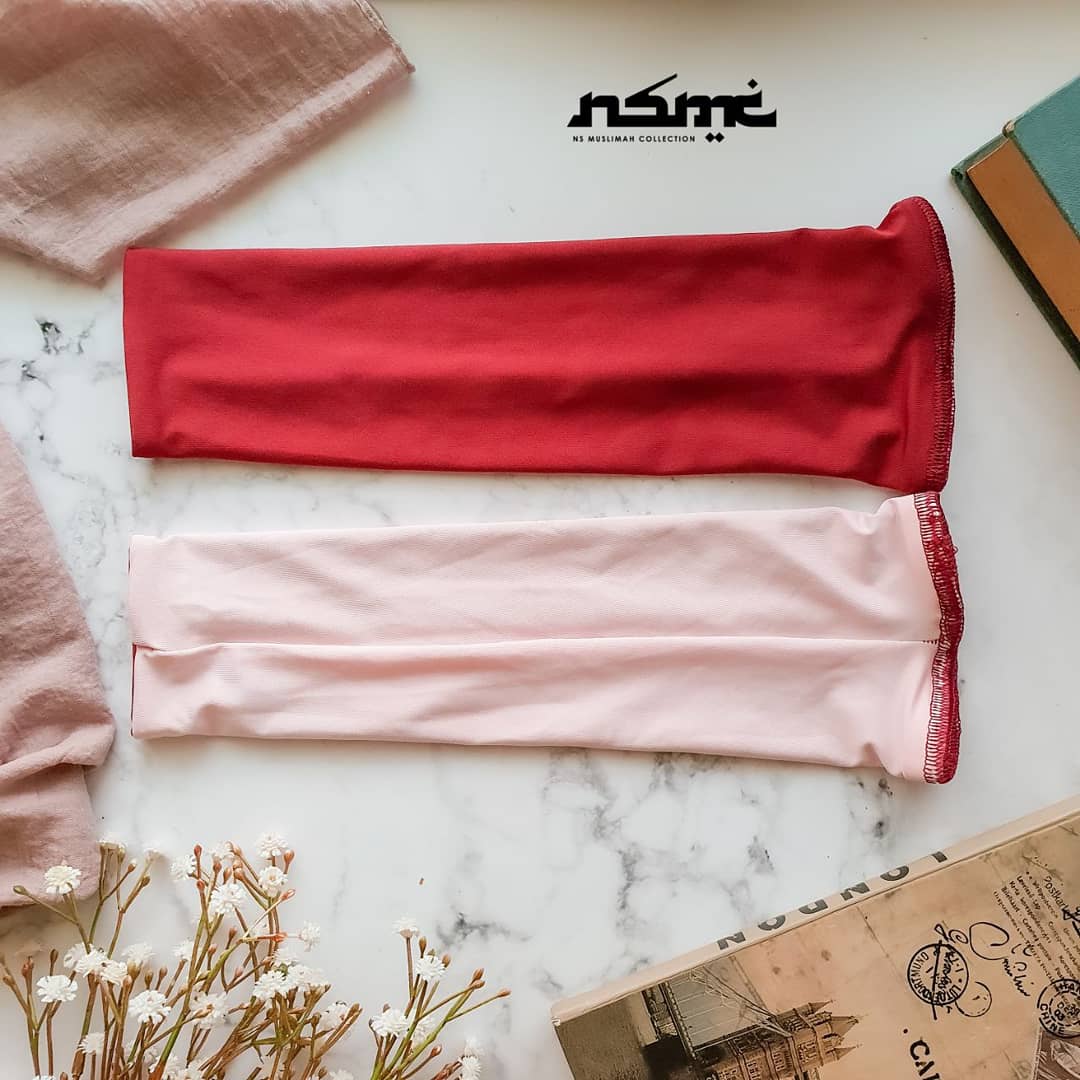 raudhahscarves's tweet image. Inilah dia bentuk handsock lily yang boleh pakai 2 warna tu!! 😍
.
Ha macam mane? Cun tak handsock ni? 😎 Mudah dan jimat ruang!!
.
.
#lilyhandsock #handsocknsmc #handsock #nsmc