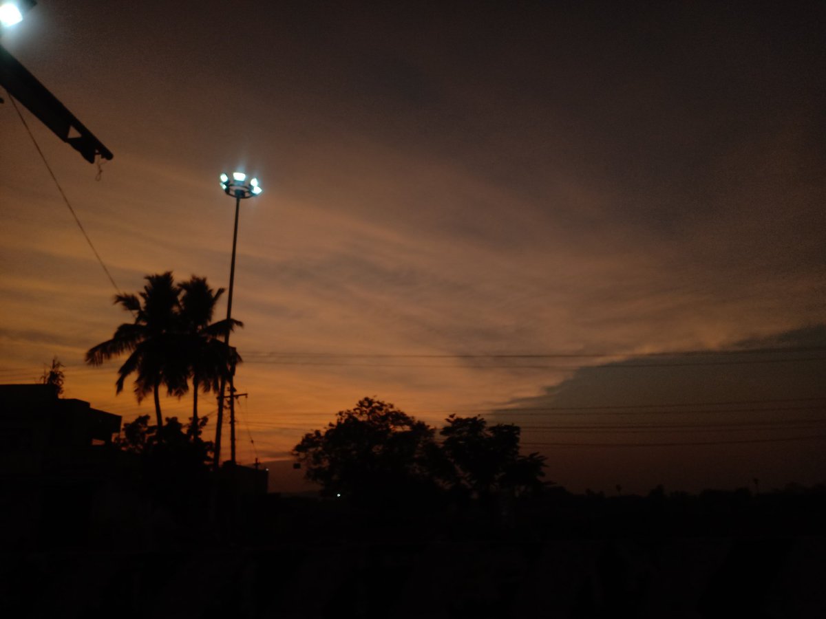 saransaranya03's tweet photo. #sunset 
#chennai
#darksunset
Every sunset is an opportunity to reset. https://t.co/RvY7oF6QEc