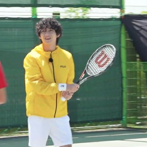 Love_taebear's tweet photo. Seriously I could watch him play all day.  Kim Taehyung playing tennis. I find it very hot. https://t.co/ZJfnFZvPE6