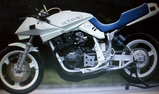 わぉ 愛車を買ったきっかけを言え 宮城光さんの刀に憧れて 造ってもらう羽目に T Co Zmsmgaldcd Twitter わぉ 愛車を買ったきっかけを言え 宮城光さんの刀に憧れて 造ってもらう羽目に T Co Zmsmgaldcd Twitter