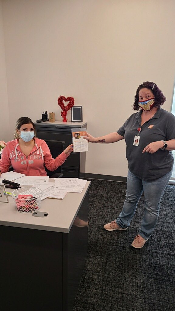GOA Jenna giving a peer@to@peer recognition of a Homer to Kiara! Way to step up and help with anything needed!! You rock!! #OneTeam  #Doingtherightthing #OneSupplyChain