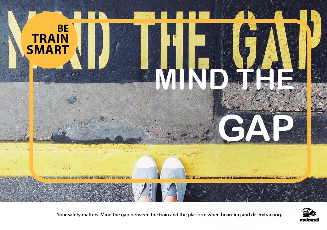 MetrorailWC's tweet photo. #BeTrainSmart
#YourSafetyOurPriority - Standing behind the yellow line is important for your safety as the train enters into the platform. Protect yourself, educate others, #StandBehindTheYellowLine https://t.co/7MFsDh1hZA