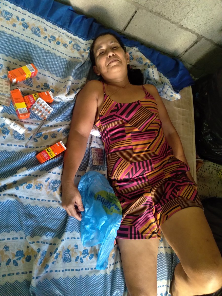 IsabelD09896562's tweet photo. IMPLORO POR AJUDA ESTAMOS SEM NADA PRA COMER ESTOU DOENTE E NÃO CONSIGO NEM LEVANTAR DA CAMA DE FRAQUEZA POR FAVOR ALGUÉM NOS AJUDE COM UMA CESTA BÁSICA 😭😭 https://t.co/AlKf4AItkq