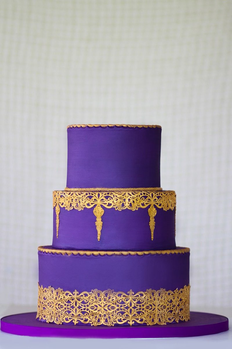 The Bridgerton cast as cakes. A thread.