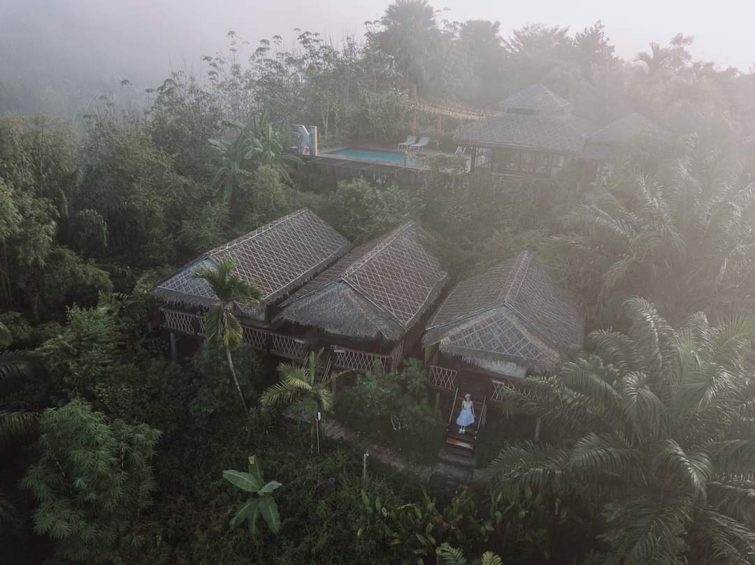 khaosok boutique camps เขาสก สุราษฎร์ธานี ที่พักกลางสวนปาล์มบนเนินเขา ฟีลดี บรรยากาศสุดฟิน ช่วงนี้มีโปรคืนละ1000 หารกันเหลือคนละ 500 เองแกร๊
รีวิวเต็ม : bit.ly/3jURUay
.
#ReviewThailand #รีวิวที่พัก #amazingthailand