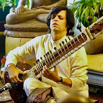 singingsitar's tweet photo. #NewProfilePic https://t.co/rMnNE7xaSx
