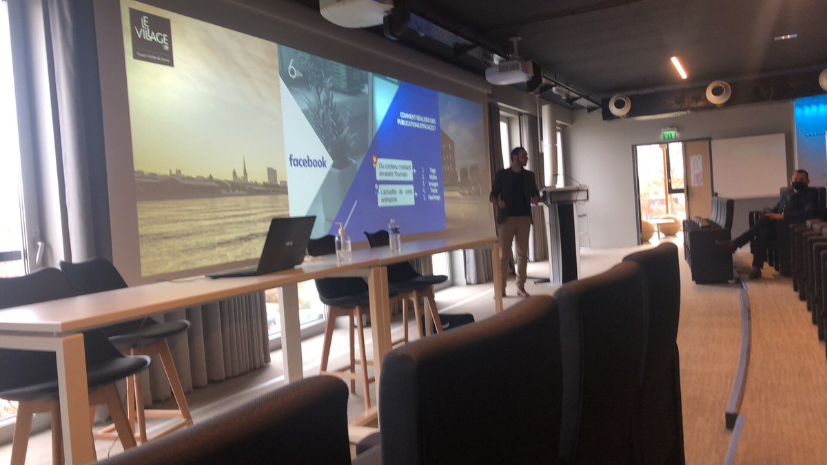 6_ble's tweet image. Atelier #reseausociaux en partenariat avec @VillageCA_Rouen.
Animé par notre super formateur @Medhi_djb 👌🏻.
#formationdigitale #rouen