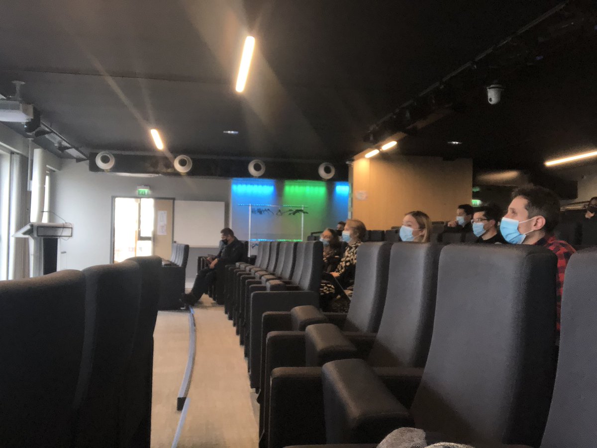 6_ble's tweet image. Atelier #reseausociaux en partenariat avec @VillageCA_Rouen.
Animé par notre super formateur @Medhi_djb 👌🏻.
#formationdigitale #rouen