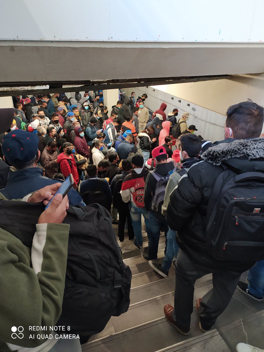 Danny40770161's tweet photo. @MetroCDMX  no hay trenes en la línea 2 mucho menos sana distancia https://t.co/Ipf986rrdK