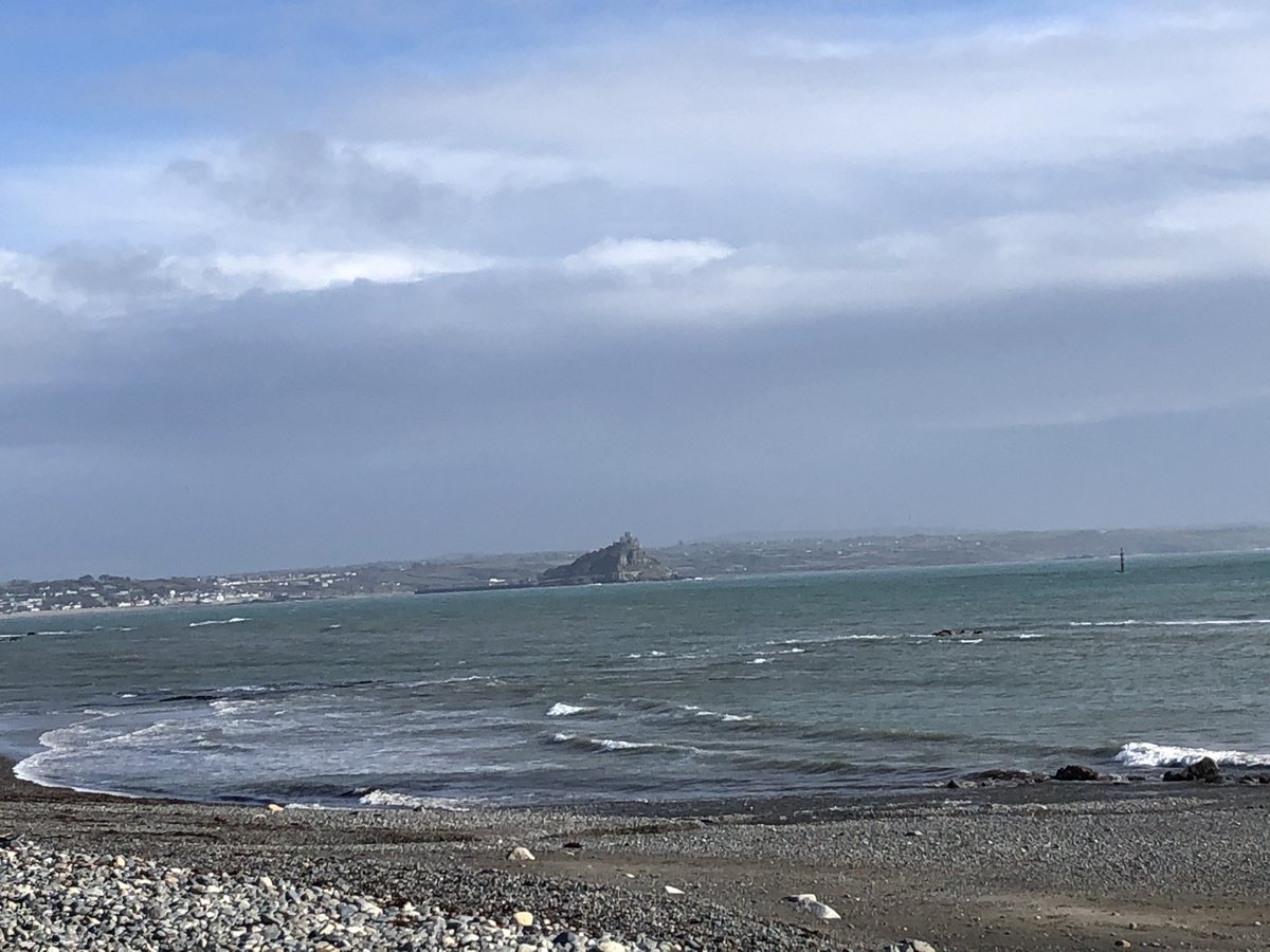 JackiHicks's tweet image. A breezy walk along #PenzanceProm #lockdownwalk #stayinglocal #vitaminsea 🌊