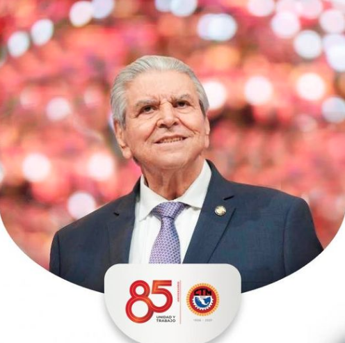 CTM_MX's tweet photo. ¡La celebración de nuestro 85 aniversario se acerca! Como nuestro líder nacional, el Senador @CarlosAceves_, los invitamos a demostrar su orgullo cetemista probando el marco conmemorativo que diseñamos para la ocasión.👷
¡Unidad y Trabajo!

Clic aquí👇
🔗https://t.co/rNaqWqM6u7 https://t.co/uUsMbAL4zf