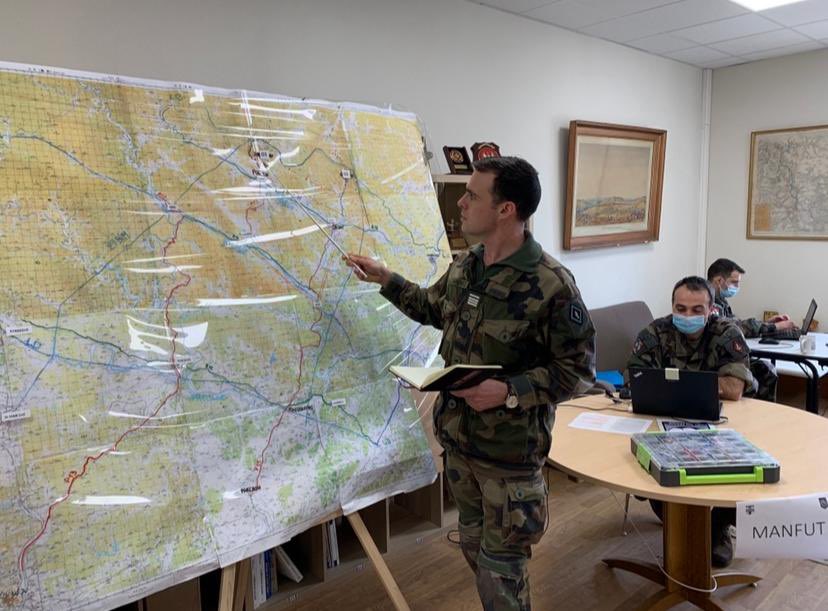 EdgTerre's tweet photo. During two weeks @EdGTerre, French and allied officers as well as civilian auditors are training in conception of high intensity warfare (#VisionStrategique du @CEMAT_FR) at the brigade level (Exercise #YUHWA) https://t.co/T4HHrjzbNp