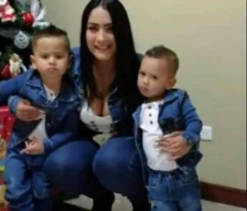 CATERINAV's tweet photo. #16Feb Ahora se confirma el asesinato de esta joven venezolana de 22 años de edad, era madre de dos niños gemelos, nació en Falcón. Fue asesinada a puñaladas por una mujer en #Ecuador 
Vía @jacmibelrosas https://t.co/jNKCO2Ma89
