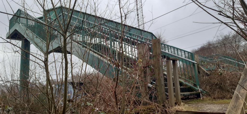 A fridge and a bridge.