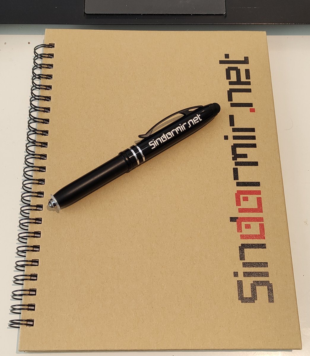 Estrenamos nuevos cuadernos y bolis para los alumnos de próximos cursos. Encantados, una vez más, con el trabajo de <a href="/VerdementaSL/">Verdementa Regalos</a> :)