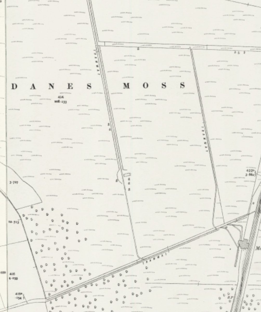 No big red arrow, but I think I am here. Can't see the words tramway on the ground anymore tho.