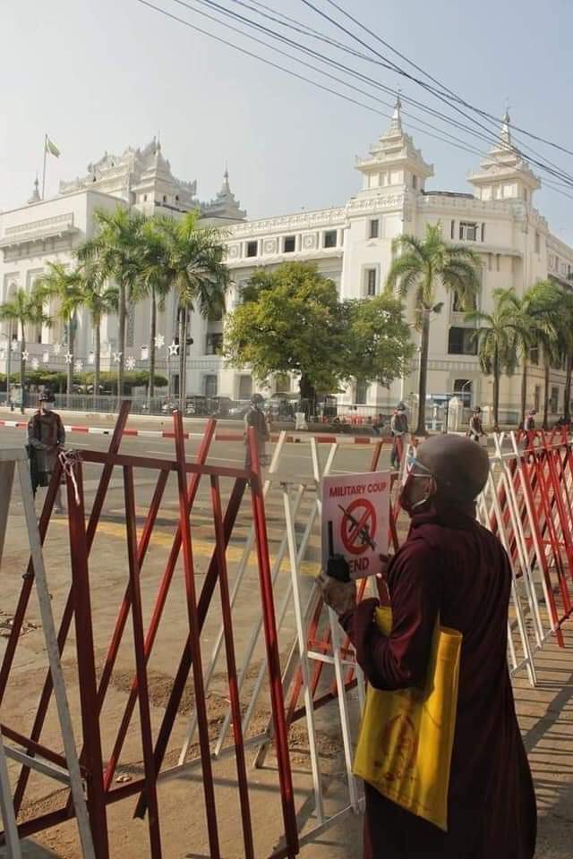 Jay_Joydi's tweet photo. How INHUMAN MILITARY !
#Feb16Coup
#WhatIsHappeningInMyanmar https://t.co/ADhvC5Iq4i