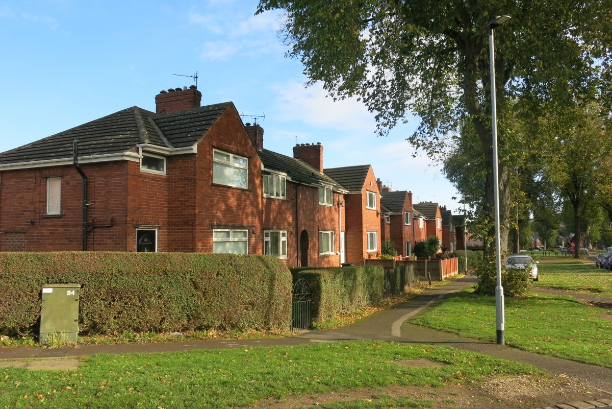2/ The East Dene Estate - 700 homes built between 1919 and 1923 - captures the full idealism and ambition of the 'Homes for Heroes' drive after the First World War.