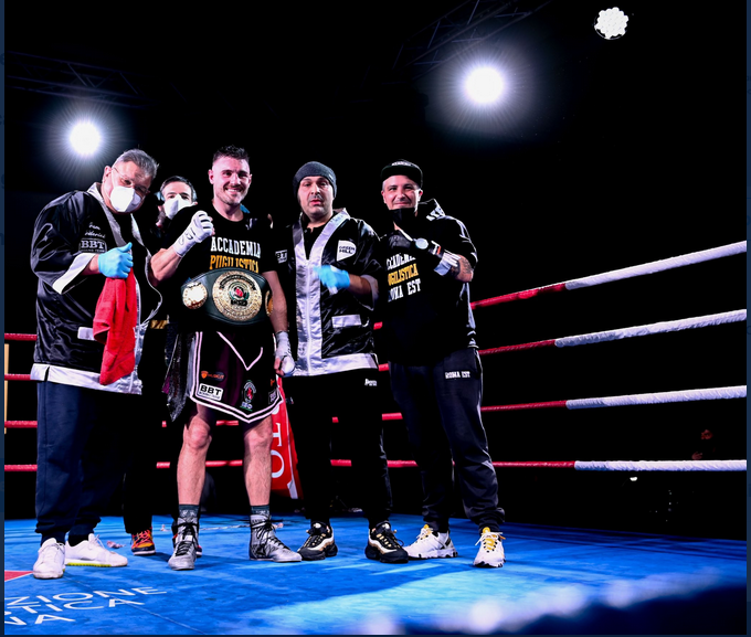 FPIBoxe's tweet photo. ๐ Int. @IBOBoxing Cruiser
๐ฅ Luca D'Ortenzi Campione ๐ฎ๐น
๐ Intervista @Gazzetta_it
๐ฅ https://t.co/J8GNV3EDlE
#ProBoxe https://t.co/kNo2wK1FZD