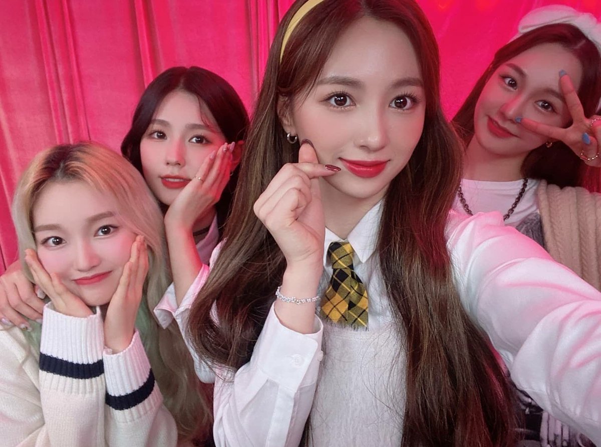 asiangirls_esp's tweet photo. | #UPDATE @loonatheworld
@cherrybullet
@wooah_nv @G_I_DLE |
Gowon de LOONA, Jiwon de Cherry Bullet, Nana de woo!ah! y Miyeon de (G)I-DLE se reúnen para el programa de radio de Miyeon 'GOSSIP IDLE'
#LOONA #CherryBullet #cherry_bullet #wooAah #woo_ah #gidle #gi_dle https://t.co/FGhdGH0ZKN