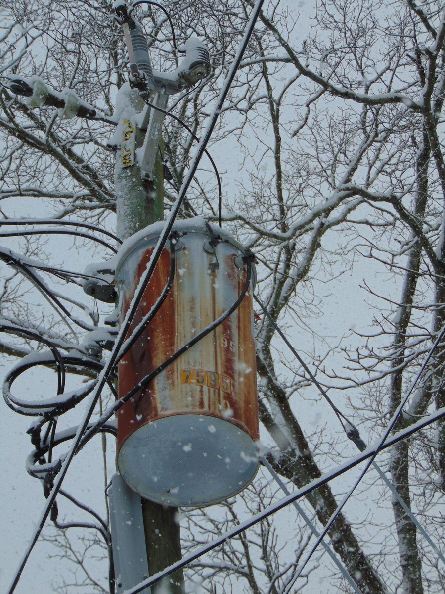 MEHPhotos's tweet photo. Scenes from a snowy day. https://t.co/aE7ythmNBf
