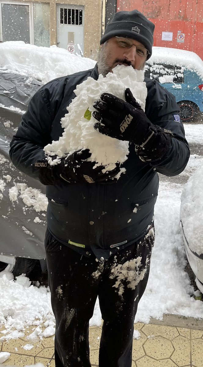 dim_tsapaliras's tweet photo. Hi Snow day in Greece !
Playing with my nephews ! ❄️🙏🏼❄️⛄️🥶
#Snow #Snowday #happyday #playday #snowingreece #snowdays #snowdayinGreece #greeksocialmedia #eventspromotionforyou @ Keratsini-Drapetsona https://t.co/b2hUSxXp6g… https://t.co/FO7YNMPuE6