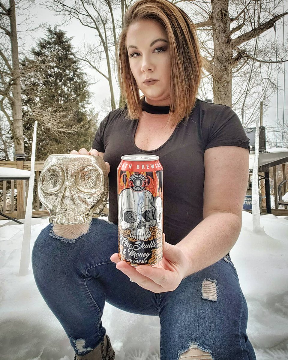 BThebrews's tweet photo. Even though it's cold and drab outside this beer puts wanderlust in my heart, fire in my eyes and a juicy hazy through my soul! ❤💀🔥🍺
------------------------------------------------
Fire, Skulls, &amp; Money IPA ABV 7.2% @TGBrews #craftbeer #beerbabe #craftbeerporn https://t.co/nnJ5IZp6BX