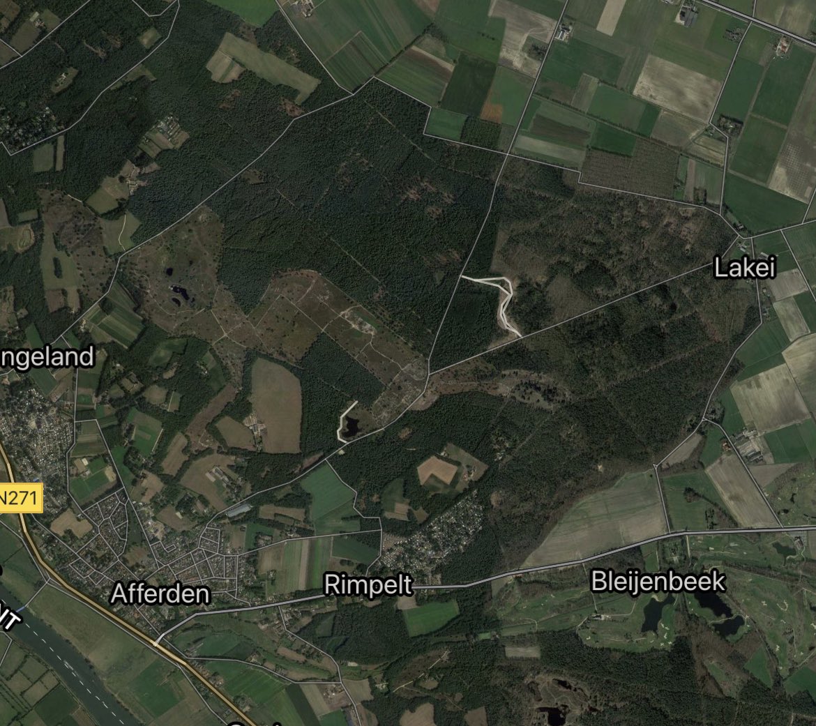 Passing thought Gennep 52nd was tasked to clear the imposing Broderbosche, a new pine tree plantation on sandy hills overlooking the Afferden-Goch road. A series of AT ditches awaited then, the Ger 2nd Parachute Regiment was dug in with MGs, Mortars and SP guns  @WeHaveWaysPod