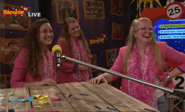 Dee winnaars van het #Barnavalslied 2021 bij #BaronieTV #vierusanderscarnaval uit 2020 't Mays Kabaol en Enrique &amp; Co met Achter mekaor, PROFICIAT !!!